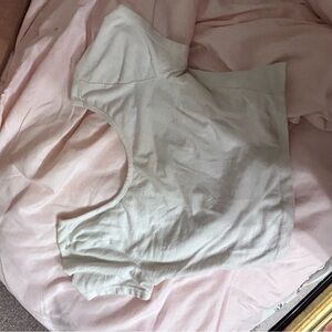 brandy melville white short sleeve crop top